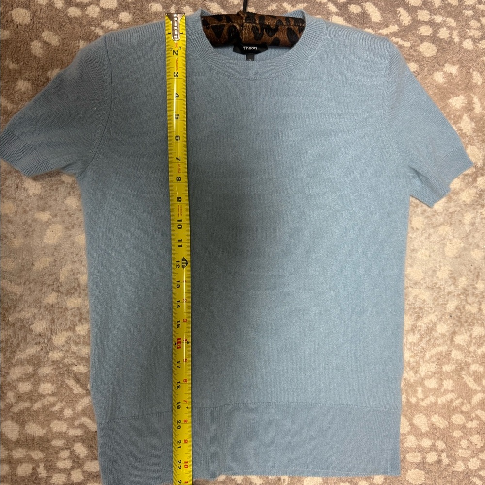 Theory 100% Cashmere Short Sleeve Sweater Soft Blue - Picture 3 of 5